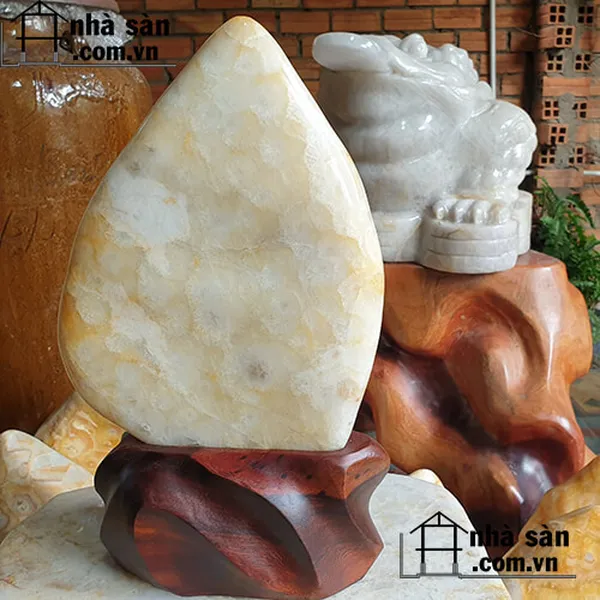 Trụ thạch anh bông vàng 7.6kg, cao 35.5cm x ngang 21cm - TAV114