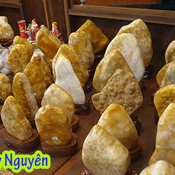 Vietnam Golden Quartz Column Head