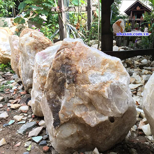 Trụ đá thạch anh hồng 35kg, cao 44cm x ngang 32cm x dày 20cm - K79