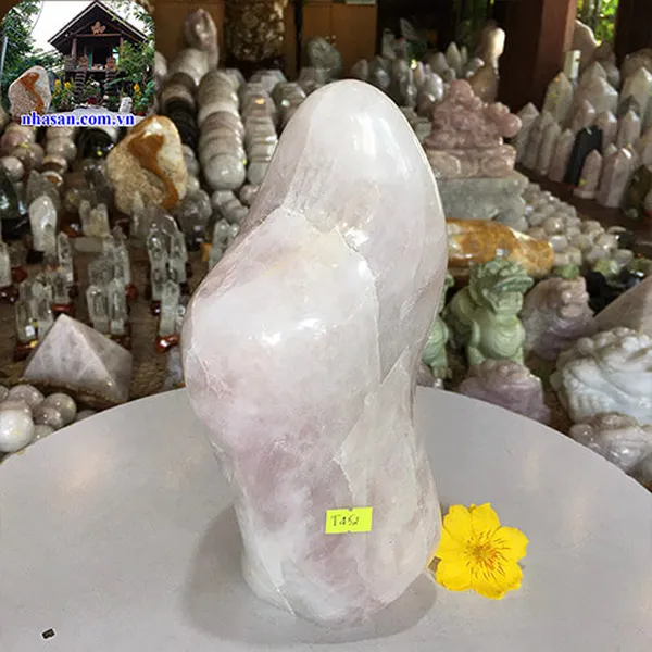 Trụ đá thạch anh hồng 4.64kg, cao 26cm x ngang 13cm x dày 12cm - T452