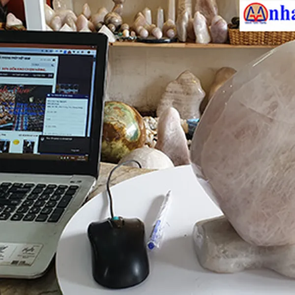 Trụ đá thạch anh hồng 5.1kg, cao 23.5cm x rộng 15.5cm - T79