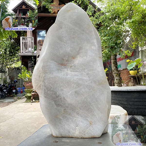 Trụ đá thạch anh trắng 42kg, cao 59cm x ngang 32cm x dày 15cm - T528