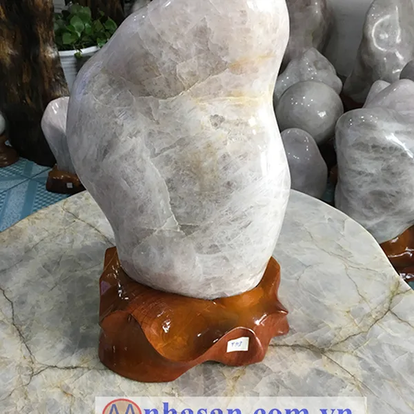 THACH ANH WHITE HONG STONE HEAD - T39
