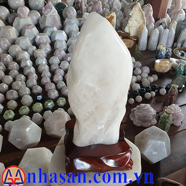 TRỤ ĐÁ THẠCH ANH TRẮNG T207
