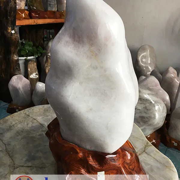 TRỤ ĐÁ THẠCH ANH TRẮNG - T52