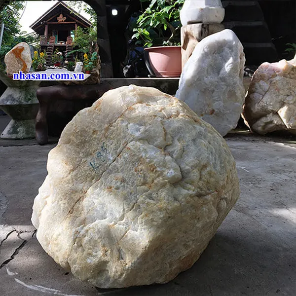Trụ đá thạch anh trắng thô 50kg, cao 38cm x ngang 44cm - K85 
