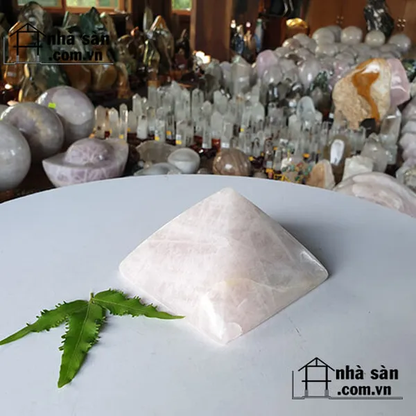 Trụ Kim Tự Tháp Đá Thạch Anh Hồng Tự Nhiên T377