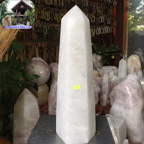 Tru lục lăng đá thạch anh trắng tự nhiên phong thủy T486