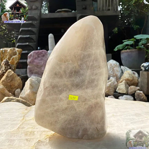 Trụ thạch anh trắng 100% tự nhiên 9.7kg, cao 30cm x ngang 18cm x dày 12cm - T698
