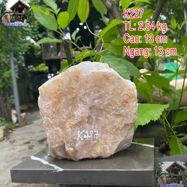 Viên đá thạch anh hồng 2.54kg (13x13 cm) vật phẩm phong thủy trang trí tăng năng lượng
