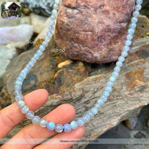 Vòng đá moonstone đeo cổ 7ly