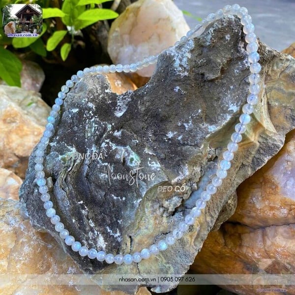 Vòng đá moonstone đeo cổ 7ly