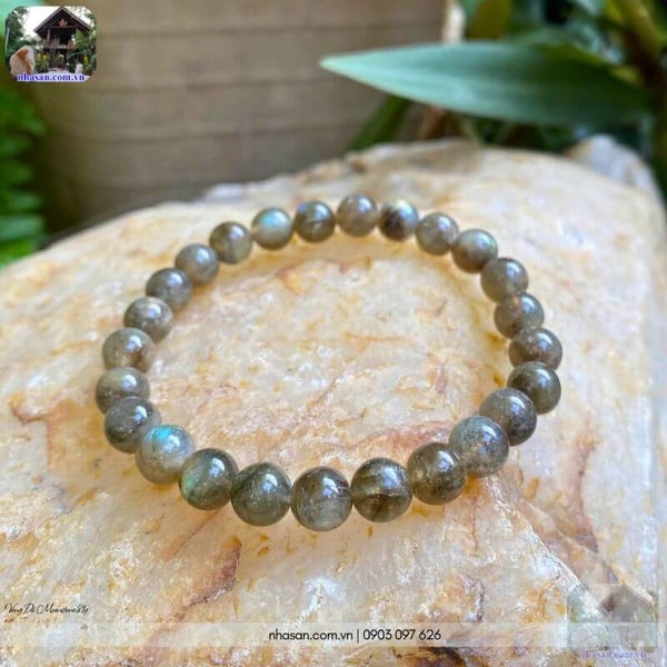 Vòng đá moonstone 8ly