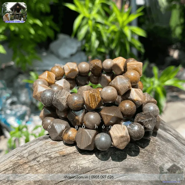 Vòng gỗ hóa thạch đa giác mix hạt tròn