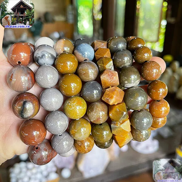 Vòng tay đá canxedon phong thủy