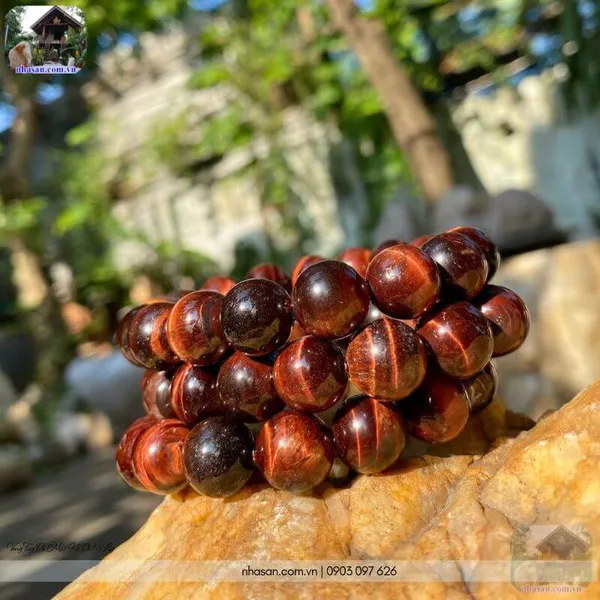 Vòng tay đá mắt hổ đỏ 13 ly