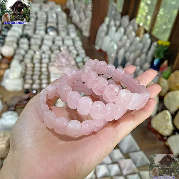 Vòng tay đá thạch anh hồng bản đốt trúc tự nhiên 15mm - Biểu tượng của thanh xuân