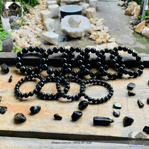 Vòng tay phong thủy mệnh thủy 10ly khai mở tài lộc, may mắn và bình an