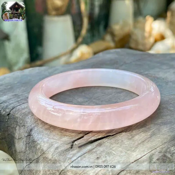 Vòng thạch anh hồng bản liền