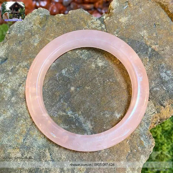 Vòng thạch anh hồng bản liền