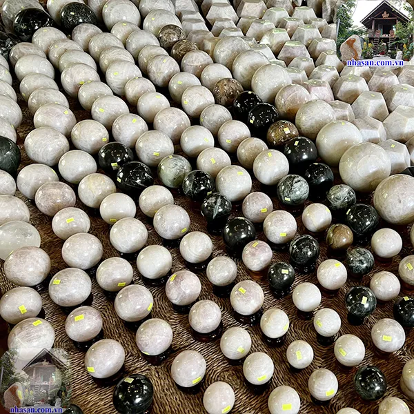 Hình ảnh quả cầu thạch anh