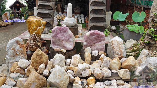 Đá thạch anh rất đa dạng và phổ biến Đá thạch anh rất đa dạng và phổ biến