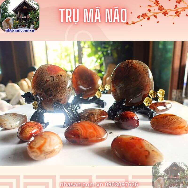 Trụ đá mã não đỏ mang ý nghĩa của sự mạnh mẽ, quyền lực Trụ đá mã não đỏ mang ý nghĩa của sự mạnh mẽ, quyền lực