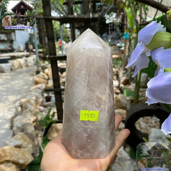 Trụ đá thạch anh đặt ở đâu trong nhà đã được giải đáp Trụ đá thạch anh đặt ở đâu trong nhà đã được giải đáp