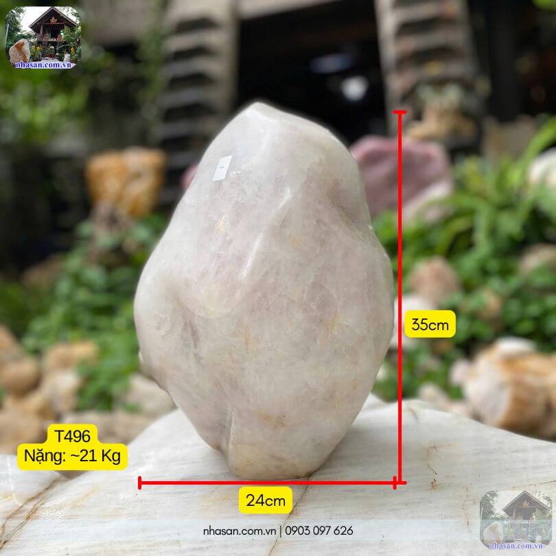 Trụ đá thạch anh tự nhiên nguyên khối nặng 21kg, cao 35cm - T496 Trụ đá thạch anh tự nhiên nguyên khối nặng 21kg, cao 35cm - T496
