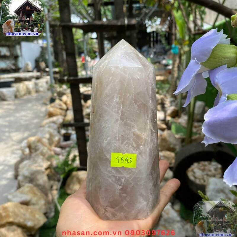 Nhà Sàn Tây Nguyên cung cấp chế tác trụ lục giác thạch anh hồng Nhà Sàn Tây Nguyên cung cấp chế tác trụ lục giác thạch anh hồng