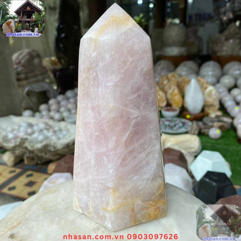 Đá thạch anh hồng mang năng lượng dương mạnh mẽ Đá thạch anh hồng mang năng lượng dương mạnh mẽ