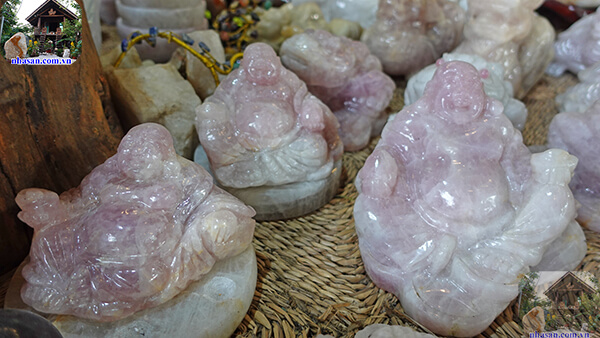 Biểu tượng của hoan hỉ, hạnh phúc và niềm vui vô tư lự Biểu tượng của hoan hỉ, hạnh phúc và niềm vui vô tư lự