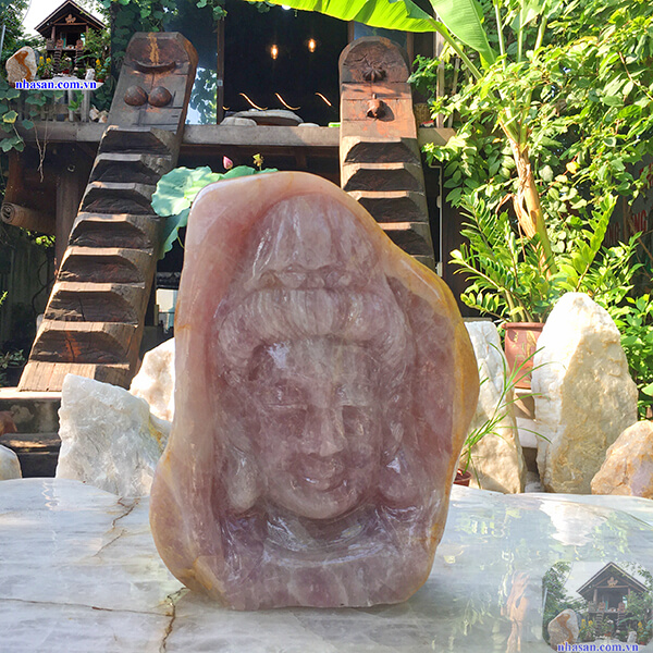 Ngài là biểu tượng của lòng từ bi bác ái Ngài là biểu tượng của lòng từ bi bác ái