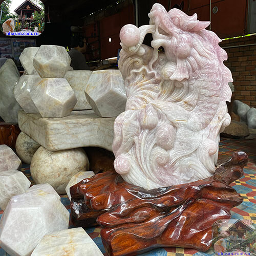 Tượng cá chép hóa rồng đá thạch anh hồng nguyên khối 120kg