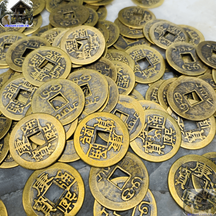 Mang đồng xu phong thủy theo bên người có tác dụng xua đuổi âm khí Mang đồng xu phong thủy theo bên người có tác dụng xua đuổi âm khí