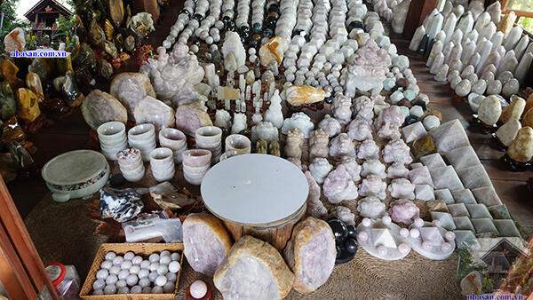 Vật phẩm phong thủy tự nhiên tại Nhà Sàn Vật phẩm phong thủy tự nhiên tại Nhà Sàn