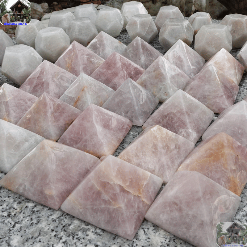 Mỗi vật phẩm phong thủy đều mang một ý nghĩa và công năng riêng biệt Mỗi vật phẩm phong thủy đều mang một ý nghĩa và công năng riêng biệt