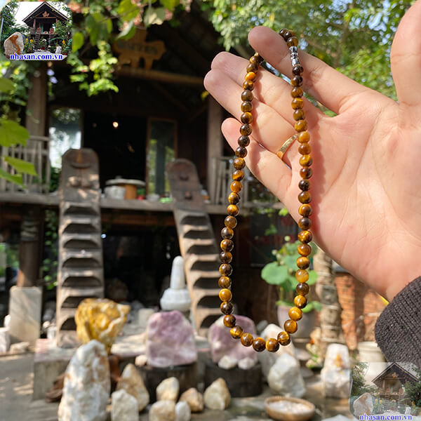 Đeo vòng đá mắt hổ vàng nâu còn giúp tinh lọc năng lượng trong cơ thể Đeo vòng đá mắt hổ vàng nâu còn giúp tinh lọc năng lượng trong cơ thể