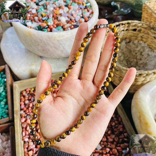 Viên đá giúp người đeo trở nên khí phách và kiên định Viên đá giúp người đeo trở nên khí phách và kiên định