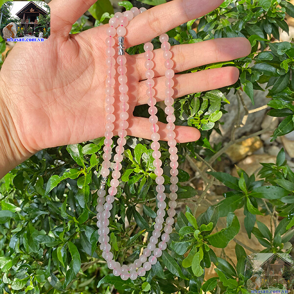 Là viên đá sức khỏe và tài vận Là viên đá sức khỏe và tài vận