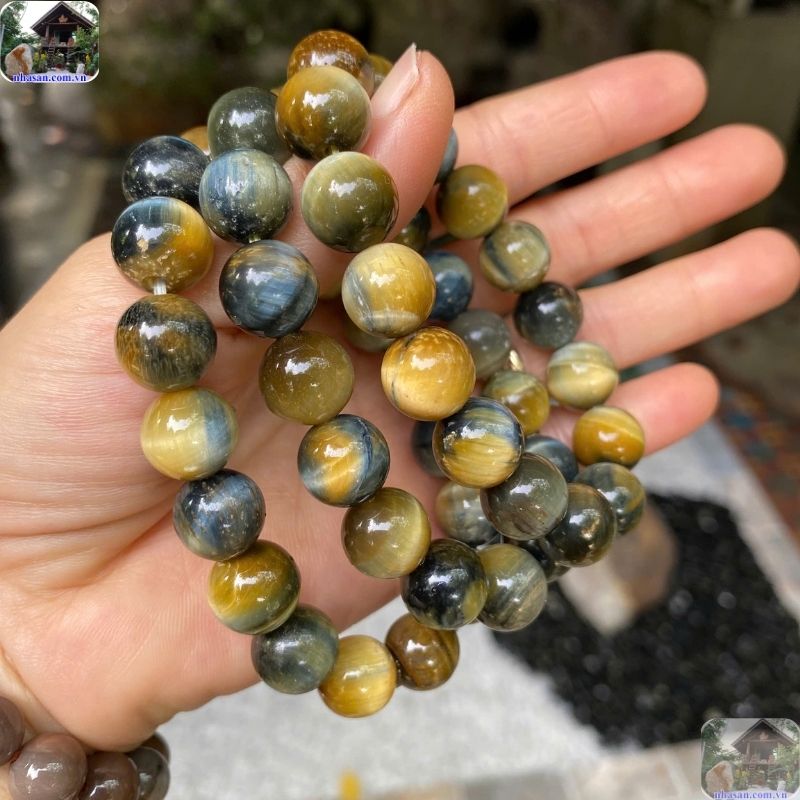 Cách chọn vòng đá mắt hổ phù hợp phong thủy Cách chọn vòng đá mắt hổ phù hợp phong thủy