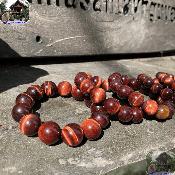 Vệ sinh vòng mắt mèo thường xuyên để giữ độ trong của đá Vệ sinh vòng mắt mèo thường xuyên để giữ độ trong của đá