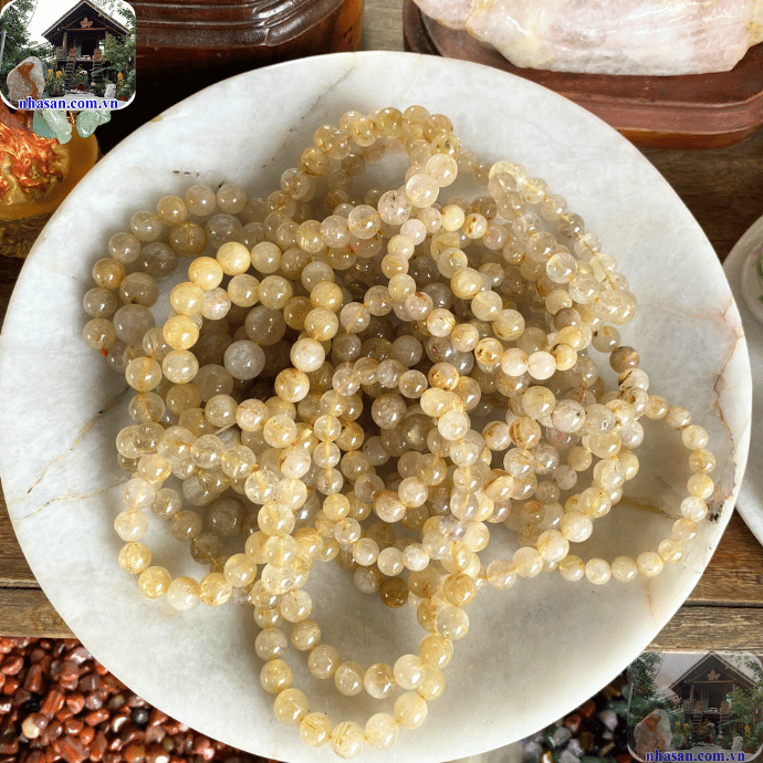 Vòng đá tự nhiên đeo càng lâu sẽ càng sáng và đẹp Vòng đá tự nhiên đeo càng lâu sẽ càng sáng và đẹp