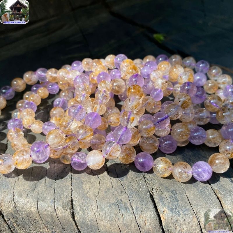 Trong giới kinh doanh, người ta rất chuộng thạch anh đa sắc vì năng lượng vượng khí của nó Trong giới kinh doanh, người ta rất chuộng thạch anh đa sắc vì năng lượng vượng khí của nó