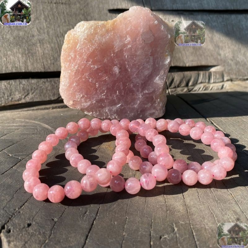 Thạch anh hồng, thạch anh tím hoặc dâu tây đỏ giúp kích hoạt tình duyên, điều hòa khí huyết Thạch anh hồng, thạch anh tím hoặc dâu tây đỏ giúp kích hoạt tình duyên, điều hòa khí huyết