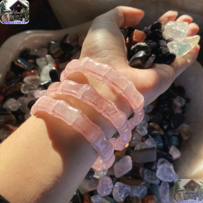 Đeo vòng tay 10 hạt cũng như một cách nhắc nhở bản thân sống tốt Đeo vòng tay 10 hạt cũng như một cách nhắc nhở bản thân sống tốt