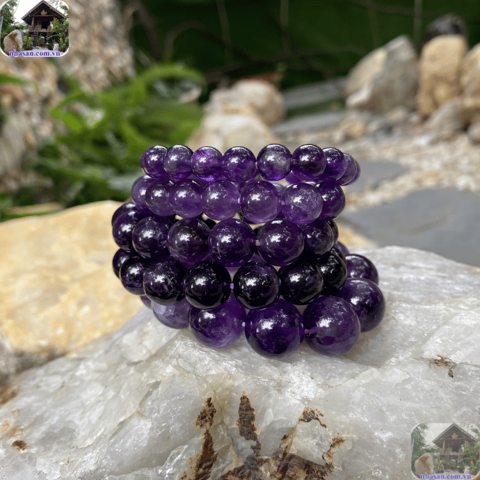 Nhà Sàn Tây Nguyên – đơn vị chuyên cung cấp vòng 10 hạt từ đá bán quý Nhà Sàn Tây Nguyên – đơn vị chuyên cung cấp vòng 10 hạt từ đá bán quý