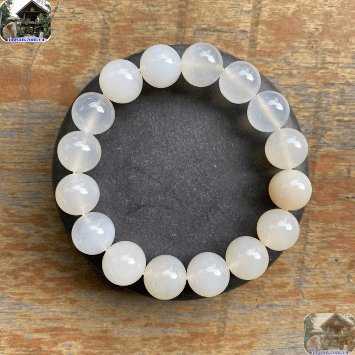 Số 16 còn được xem là biểu tượng của sự viên mãn, đại diện cho sự cân bằng Số 16 còn được xem là biểu tượng của sự viên mãn, đại diện cho sự cân bằng