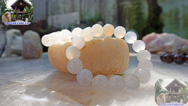 Vòng tay đá mã não trắng tự nhiên Vòng tay đá mã não trắng tự nhiên