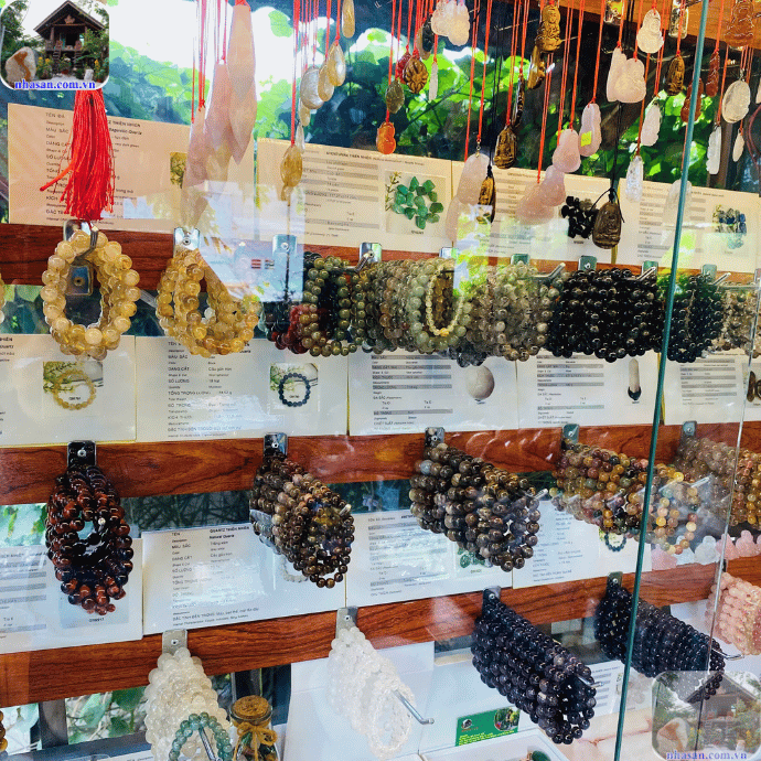 Nhà Sàn Tây Nguyên cung cấp vòng đeo tay 21 hạt từ đá bán quý tự nhiên Nhà Sàn Tây Nguyên cung cấp vòng đeo tay 21 hạt từ đá bán quý tự nhiên